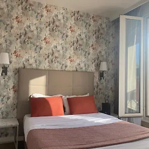 De Venise ** Paris