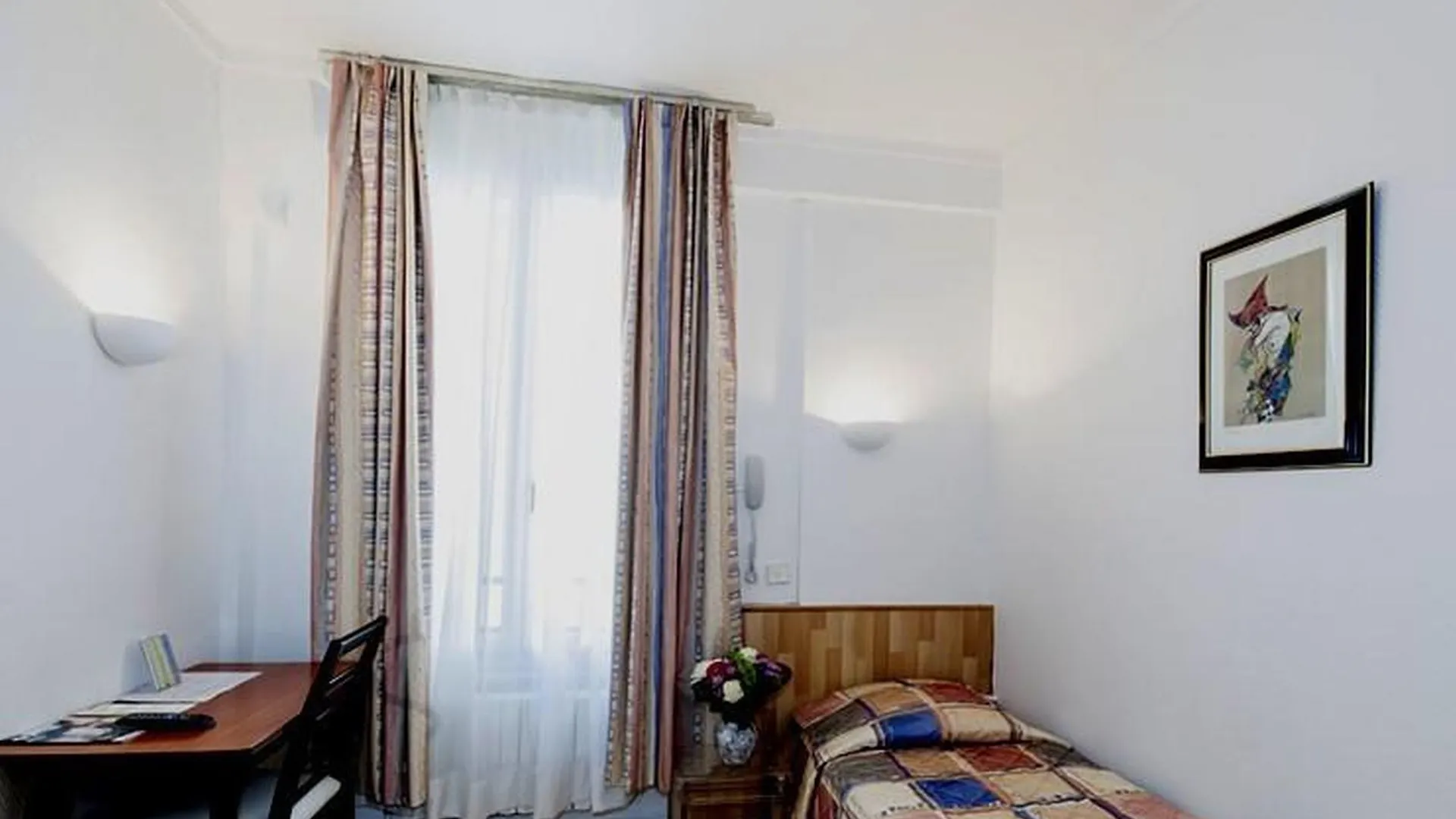 Amiot Otel Paris
