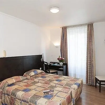 **  Amiot Hotel Paris France